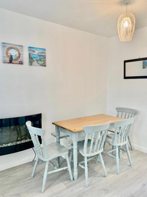 Towan Beach Holiday Flat room 3